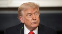 Im Herzen von Phoenix im US-Bundesstaat wird Donald Trump auf einem zwölf Meter breiten Plakat als 