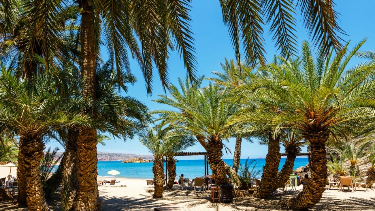 Auf Kreta gibt es zahlreiche Strände und türkises Wasser des Mittelmeeres, aber auch kulturell hat die Insel einiges zu bieten. (Foto)