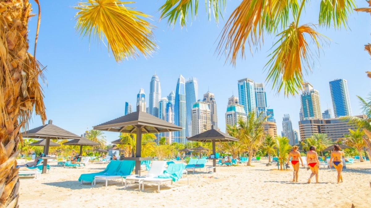 Dubai bietet eine einzigartige Kulisse mit Traumstränden und Skyline im Hintergrund. (Foto)