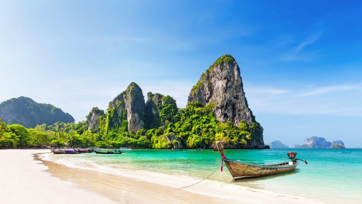 In Thailand trifft beeindruckende Natur auf wunderschöne, weiße Strände. (Foto)