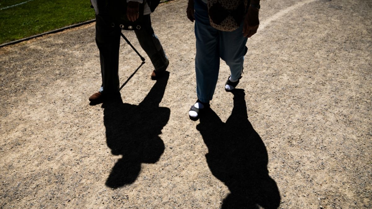 Einsamkeit trifft Mitte: Laut Studie: Menschen mittleren Alters sind am