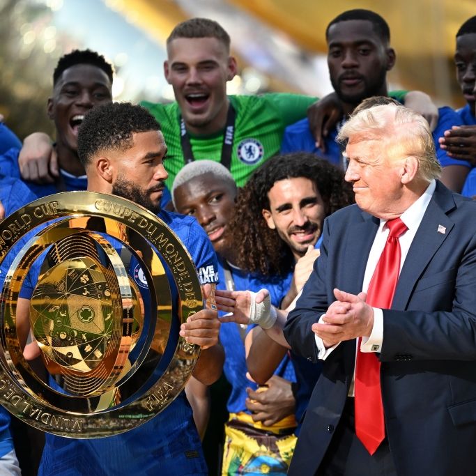 US-Präsident stoppte historische Feier mit bizarrem Jubel