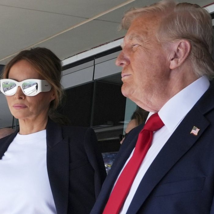 Verhalten der First Lady spricht Bände - finstere Miene neben Mann Donald