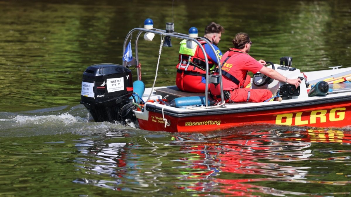 Die DLRG meldet einen Notfall im Wasser (Symbolbild). (Foto)