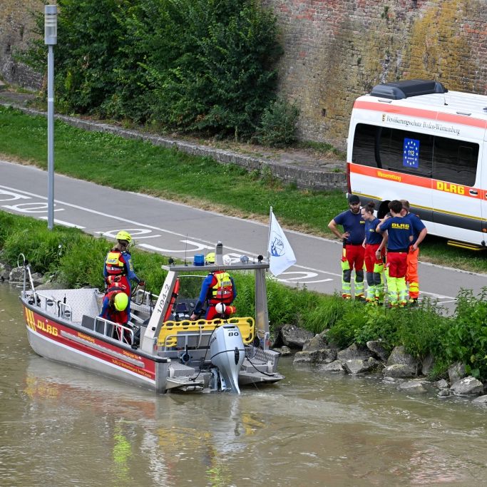 Feuerwehr unterstützt DLRG bei Vermisstensuche in Zarrentin am Schaalsee