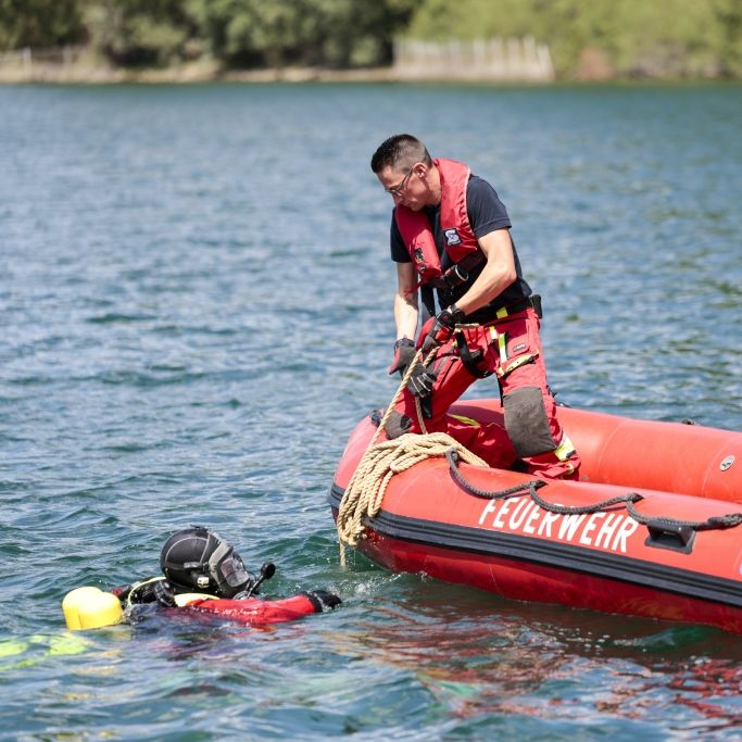 Polizei und DLRG im Sucheinsatz in Freinsheim