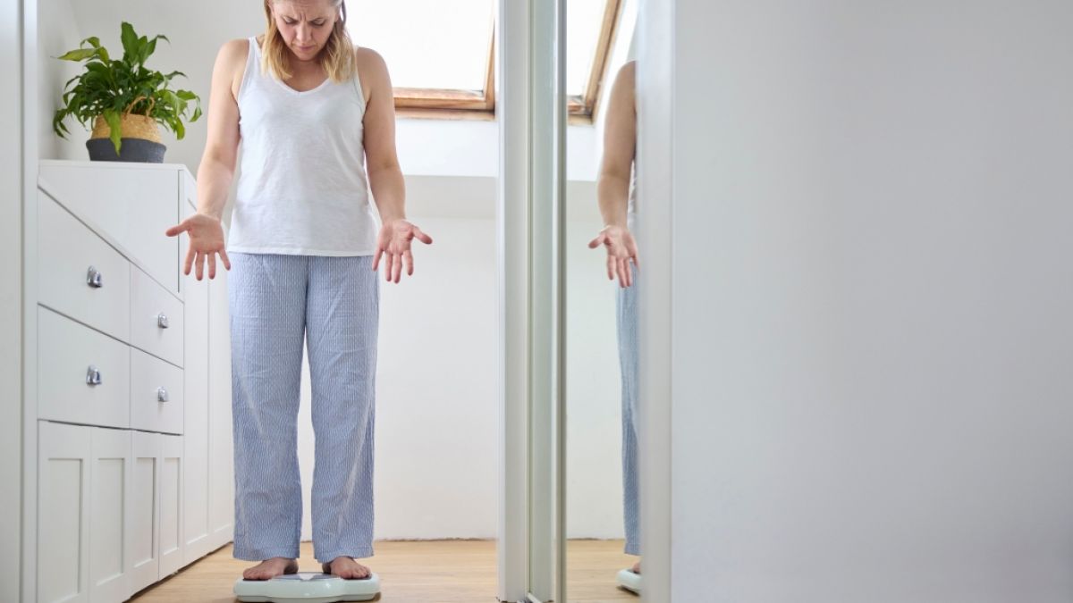 Ab 40 halten sich die Pfunde deutlich hartnäckiger - der Körper verändert sich, vor allem aufgrund der Menopause. (Foto)