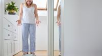Ab 40 halten sich die Pfunde deutlich hartnäckiger - der Körper verändert sich, vor allem aufgrund der Menopause.