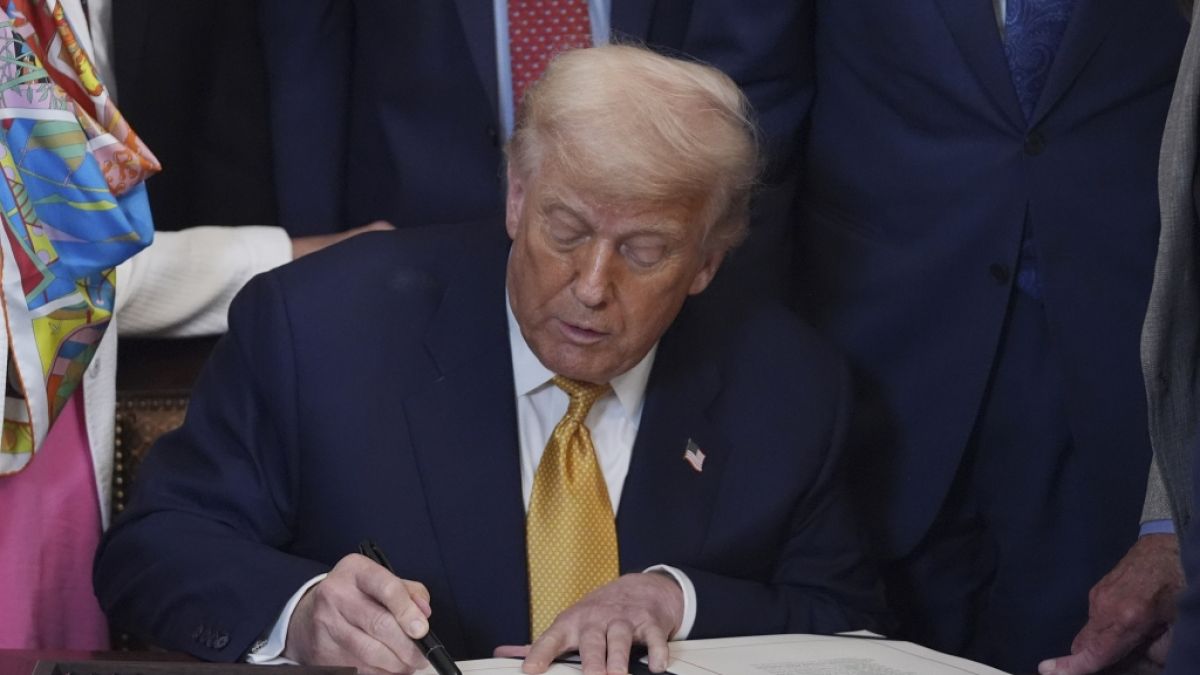 Donald Trump: Milliarden-Kürzungen beschlossen - Entwicklungshilfe und Öffentlich Rechtliche bluten aus. (Foto)