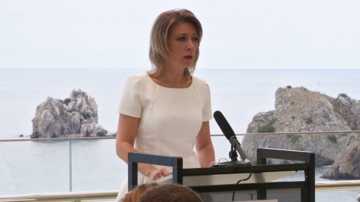 Marija Sacharowa wütet wegen mutmaßlicher "Plünderungen" des Westens. (Foto)