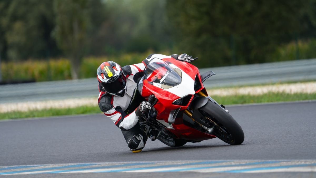 In Spanien ist der Nachwuchs-Motorradfahrer Pau Alsina bei einem Trainingsunfall ums Leben gekommen. (Symbolfoto) In Spanien ist der Nachwuchs-Motorradfahrer Pau Alsina bei einem Trainingsunfall ums Leben gekommen. (Symbolfoto) (Foto)