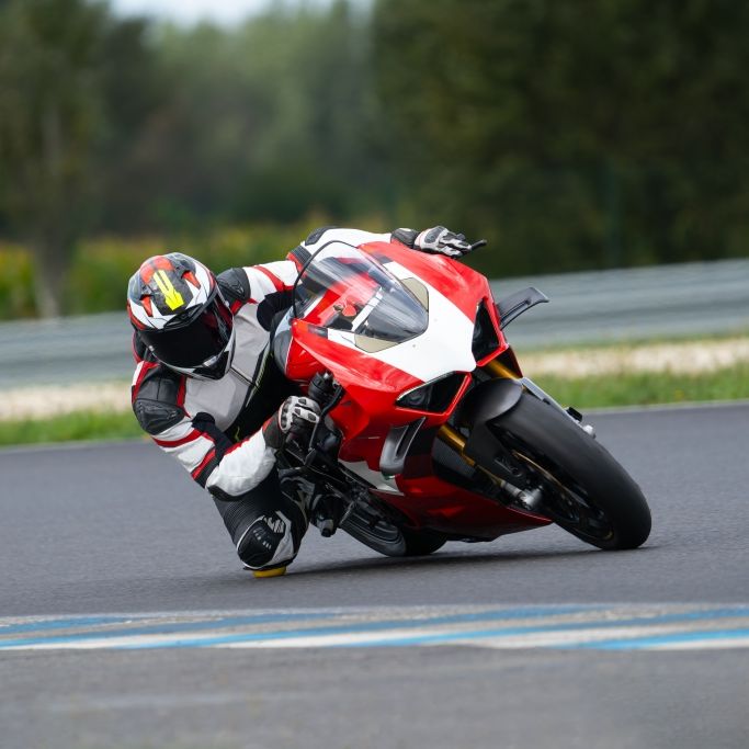 Mit Kopf auf Asphalt geprallt - Motorrad-Talent (17) stirbt bei Trainingsunfall 