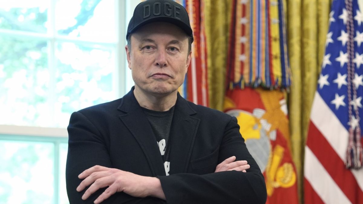 Bei Elon Musk läuft's nicht rund: Nach dem Ende seiner engen Freundschaft zu Donald Trump wurde der Tech-Milliardär von einem stundenlangen Ausfall seines Starlink-Netzwerks bis auf die Knochen blamiert. Bei Elon Musk läuft's nicht rund: Nach dem Ende seiner engen Freundschaft zu Donald Trump wurde der Tech-Milliardär von einem stundenlangen Ausfall seines Starlink-Netzwerks bis auf die Knochen blamiert. (Foto)