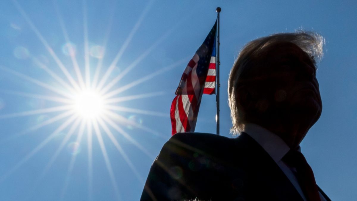 Donald Trump schockiert mit einer weiteren Attacke auf Ex-Präsident Barack Obama in den sozialen Medien. (Foto)