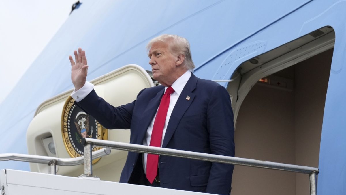 Donald Trump: Morddrohung in 10.000 Meter Höhe - Passagier ruft zum Angriff auf. Donald Trump: Morddrohung in 10.000 Meter Höhe - Passagier ruft zum Angriff auf. (Foto)