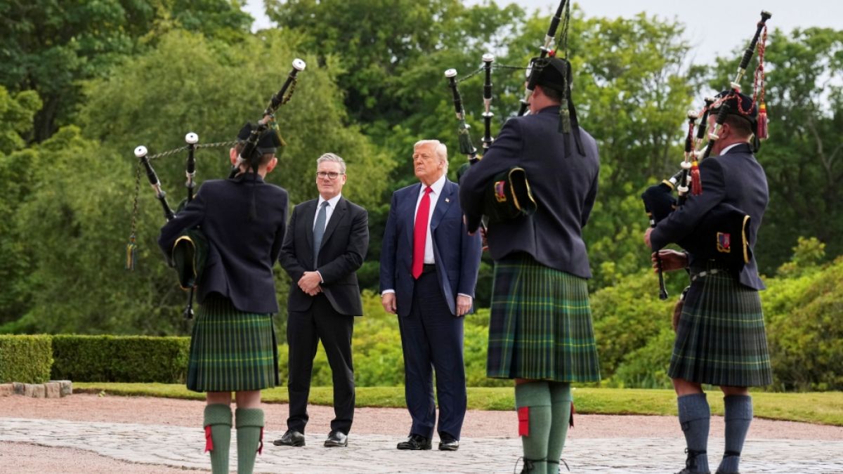 Die Dudelsackmusik übertönte den US-Präsidenten bei der Pressekonferenz vollständig. (Foto)