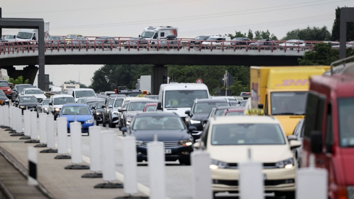 Auf zahlreichen Autobahnen wird es auch dieses Wochenende wieder zu Staus kommen. (Foto)