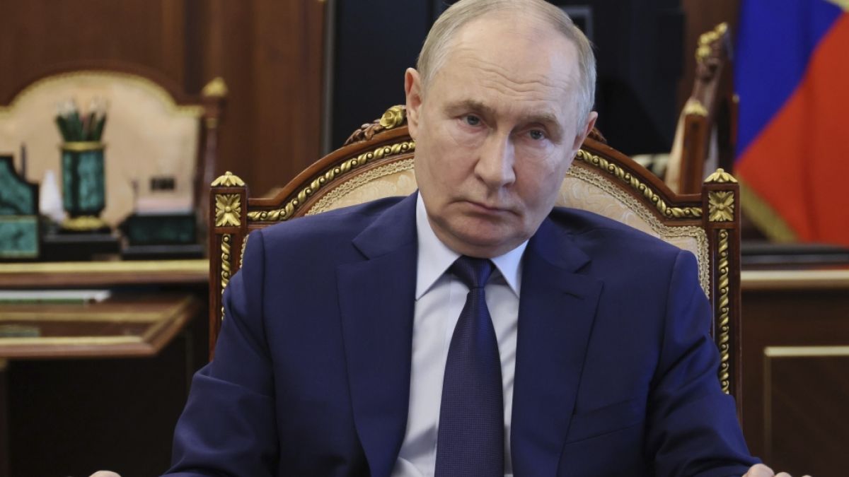 Ist der Ukraine-Krieg für Wladimir Putin nur eine Aufwärmübung? Insider berichten nun von einer massiven Aufrüstungsstrategie für den nächsten großen Krieg des Kreml-Chefs. (Foto)