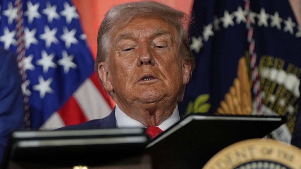 Donald Trumps Persönlichkeitsveränderungen nehmen beunruhigende Züge an - für Kritiker liegt längst auf der Hand, dass der US-Präsident seinem Amt nicht gewachsen ist. (Foto)