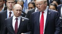 Ein persönliches Treffen von Donald Trump und Wladimir Putin zu Friedensverhandlungen im Ukraine-Krieg steht unmittelbar bevor - schon vorab scheint der US-Präsident mit Zugeständnissen an den Kreml-Chef einzuknicken.