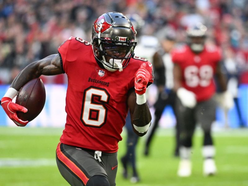 NFL live: Tampa Bay Buccaneers gegen Carolina Panthers streamen!