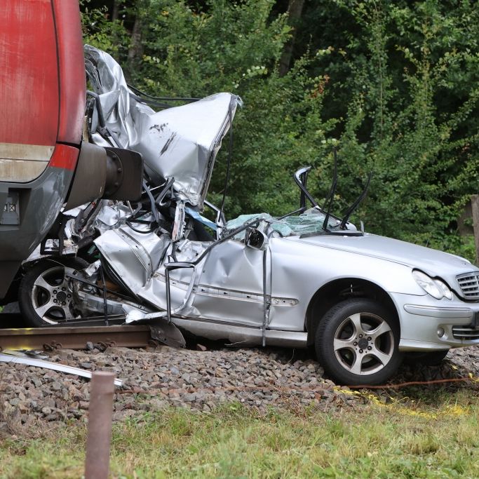 Diese Regeln könnten am Bahnübergang Ihr Leben retten
