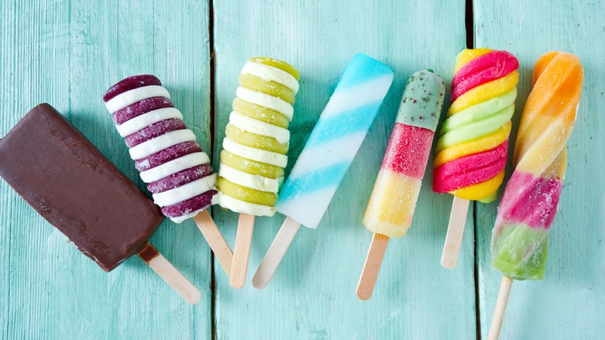 Ein erfrischendes Eis am Stiel ist für viele die perfekte Abkühlung an heißen Sommertagen - im August 2025 wird jedoch eine bestimmte Eiscremesorte zurückgerufen. (Foto)