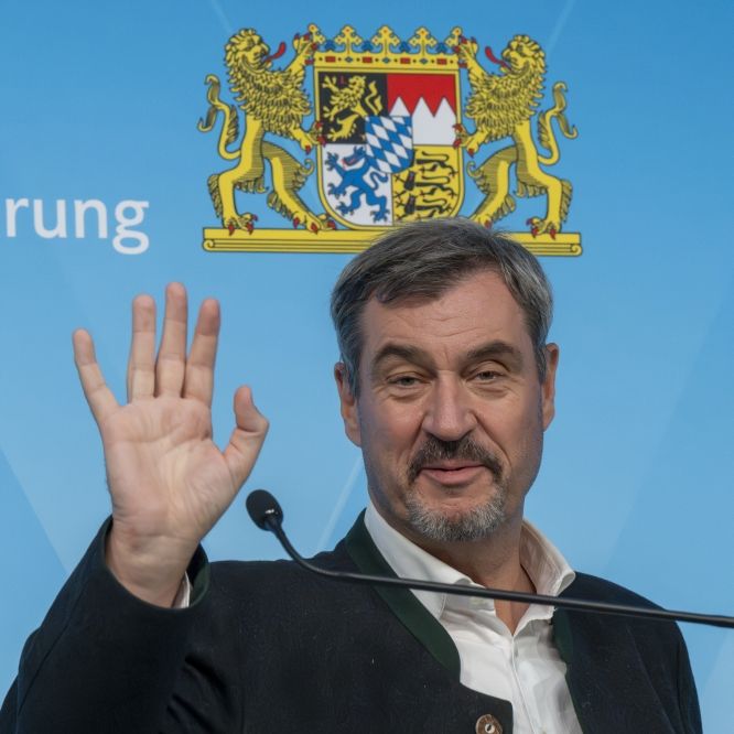 Hier schießt sich der Ministerpräsident selbst auf den Mond