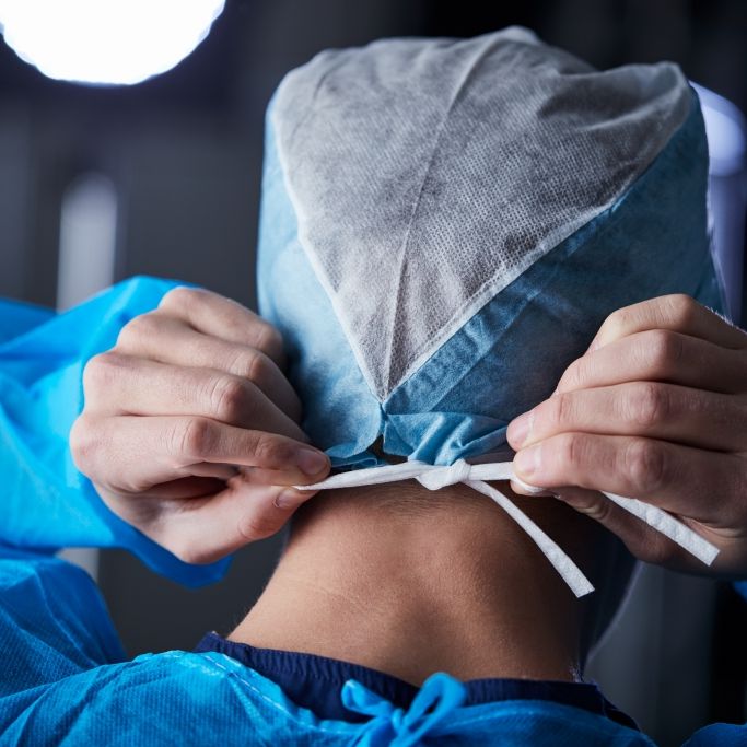 Pfleger hat sich an Patienten im Narkosezustand vergangen