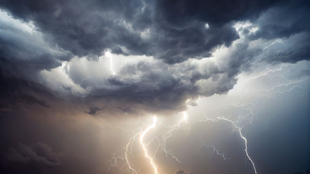 Ein kräftiges Unwettertief kracht in dieser Woche über den Süden der Bundesrepublik. (Foto)