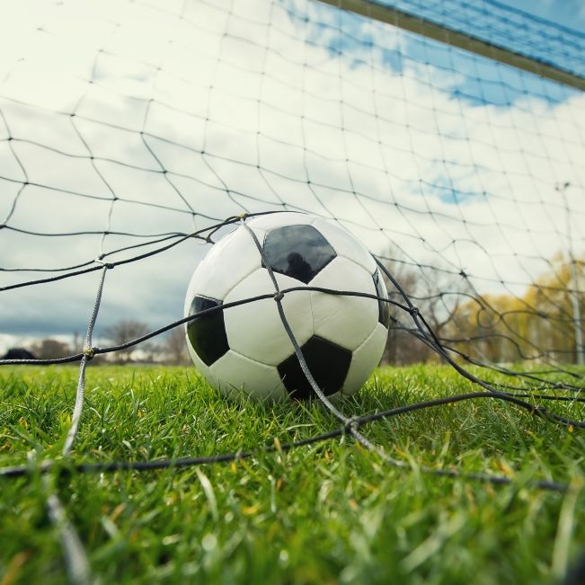 Er brach vor seiner Mutter zusammen - Fußballer (30) stirbt vor erstem Training