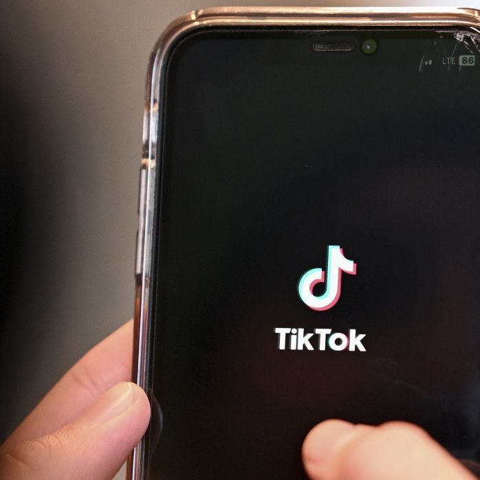 Sturz in den Tod - TikTok-Star (28) nach schwerem Autounfall gestorben