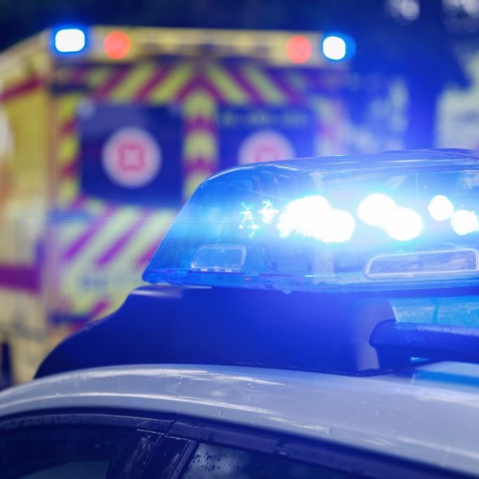 Mann in Straßenbahn mit Messer verletzt - Tatverdächtiger wieder auf freiem Fuß