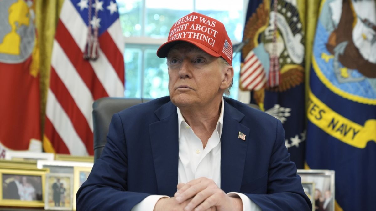 Verdeckt der US-Präsident den Bluterguss an seiner Hand bewusst? (Foto)