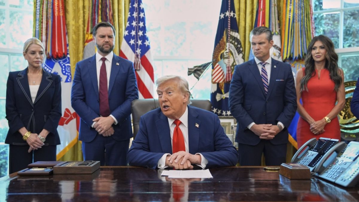 Donald Trump: Er weicht von seiner Linie ab - MAGA-Lager rebelliert.  (Foto)