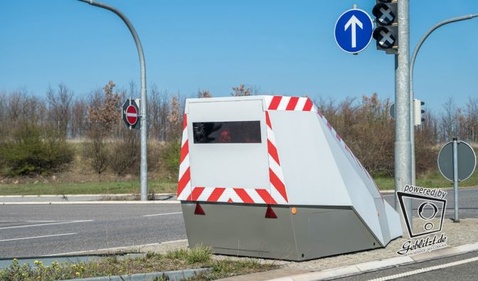 Raser sollten sich immer an die vorgegebene Geschwindigkeit halten, bei überhöhtem Tempo kann es teuer werden. (Symbolbild)