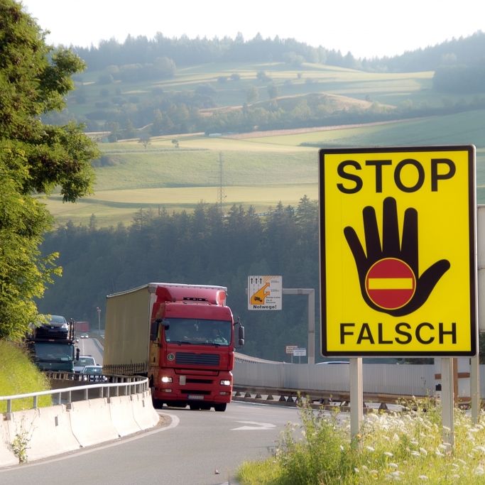 Zwei Fahrer stoppen Geisterfahrt auf der Bundesautobahn A4