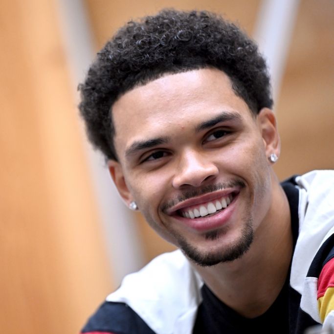 Hat er eine Freundin? So lebt der Eintracht-Frankfurt-Verteidiger