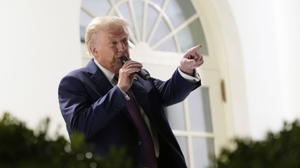 Donald Trump: Heftige Kritik von seinem Erzfeind nach seinem Auftritt im Rosengarten. (Foto)