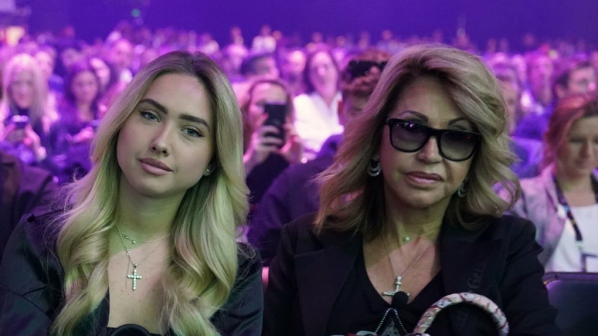 Carmen Geiss zusammen mit ihrer Tochter Shania 2023 beim OMR Festival in Hamburg. (Foto)