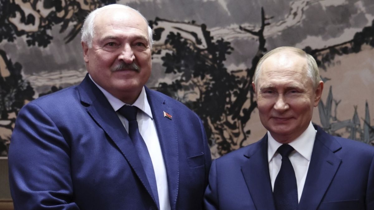 Belarus-Machthaber Alexander Lukaschenko (links) gilt als Vertrauter von Wladimir Putin. (Foto)