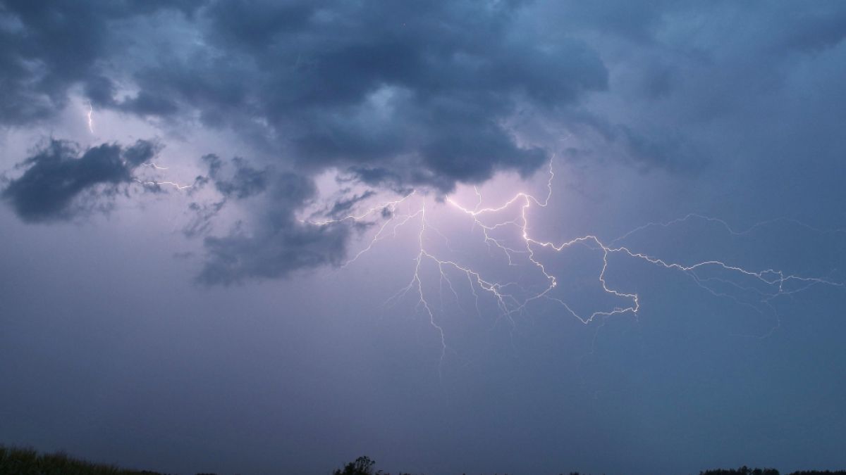 Der DWD hat eine Gewitter-Warnung herausgegeben (Symbolbild). (Foto)