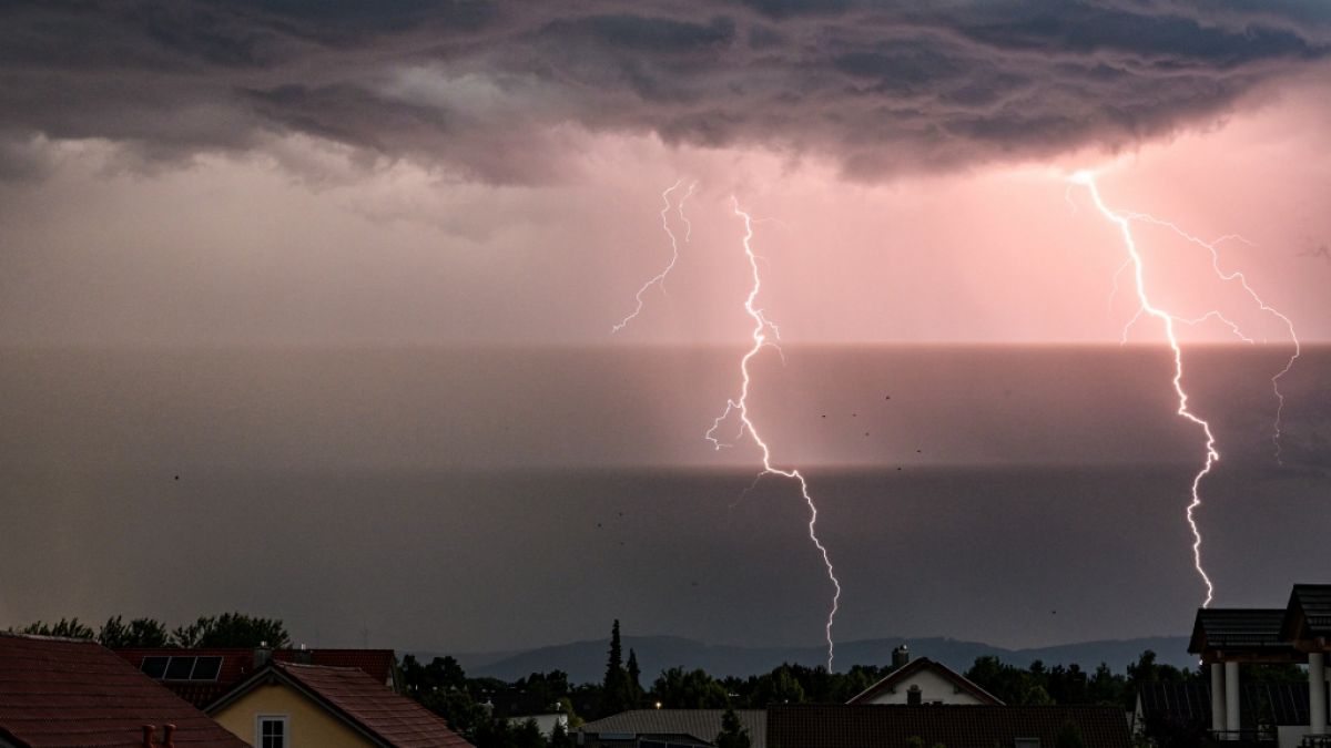 Der DWD hat eine Gewitter-Warnung herausgegeben (Symbolbild). (Foto)