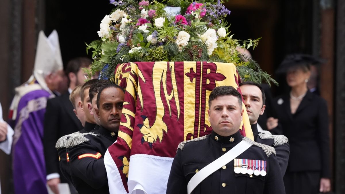 Der Totenmesse für die 92-jährig verstorbene Herzogin Katharine von Kent wohnten neben König Charles III., Prinzessin Kate und Prinz William auch britische Royals wie Herzogin Sophie oder Prinz Michael von Kent bei. (Foto)