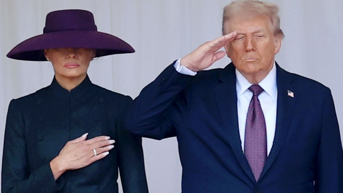 Während Donald Trump der US-Nationalhymne auf Schloss Windsor lauschte, hatte der 79-Jährige sichtbar Mühe, die Augen offen zu halten. (Foto)