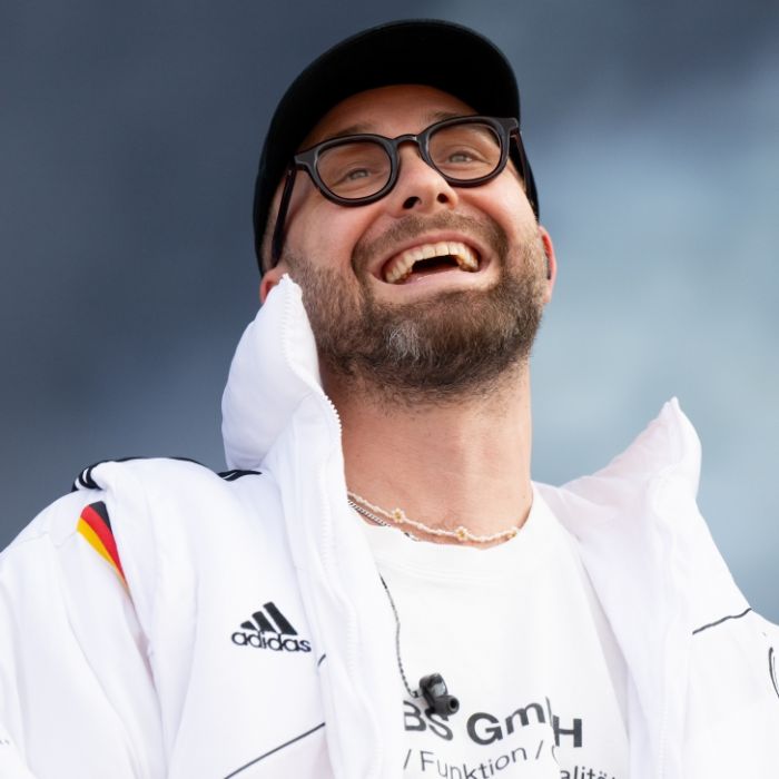 Hair Reveal auf Instagram - so sieht der Sänger ohne Mütze aus