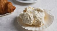 In Dänemark ist diese Köstlichkeit besonders beliebt: Whipped Butter schmeckt auf dem Brot so luftig wie eine Wolke.