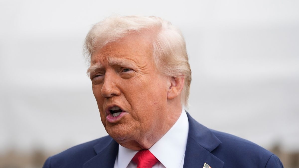 Die Trash-Metal-Band inszenierte beim Riot Fest den Mord von Donald Trump auf der Bühne. (Foto)