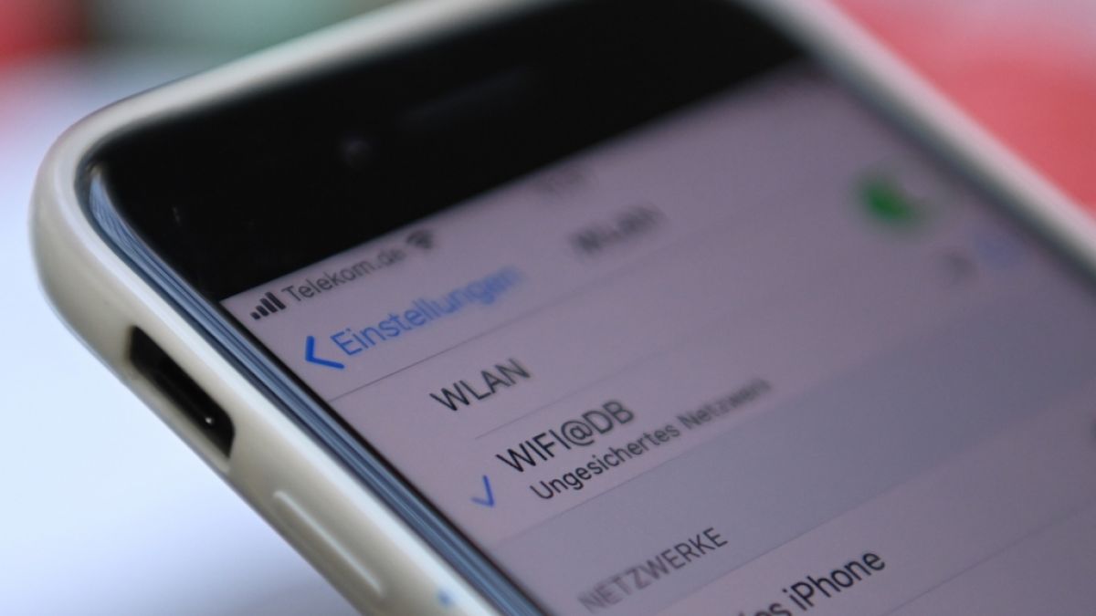 Öffentliche Verbindungen sind oft nur unzureichend gesichert - das nutzen Kriminelle aus. (Foto)