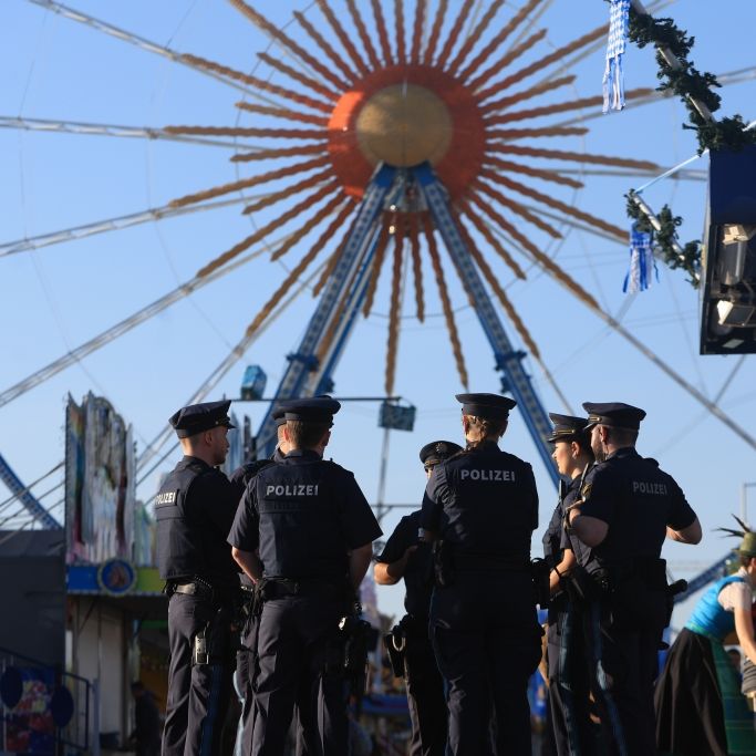 Wiesn-Besucherin (21) vergewaltigt - Polizei fahndet nach mutmaßlichem Täter